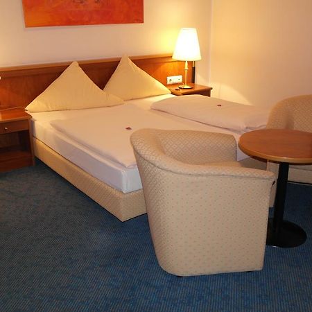 Hotel Jahnhaus Лангенфельд Номер фото