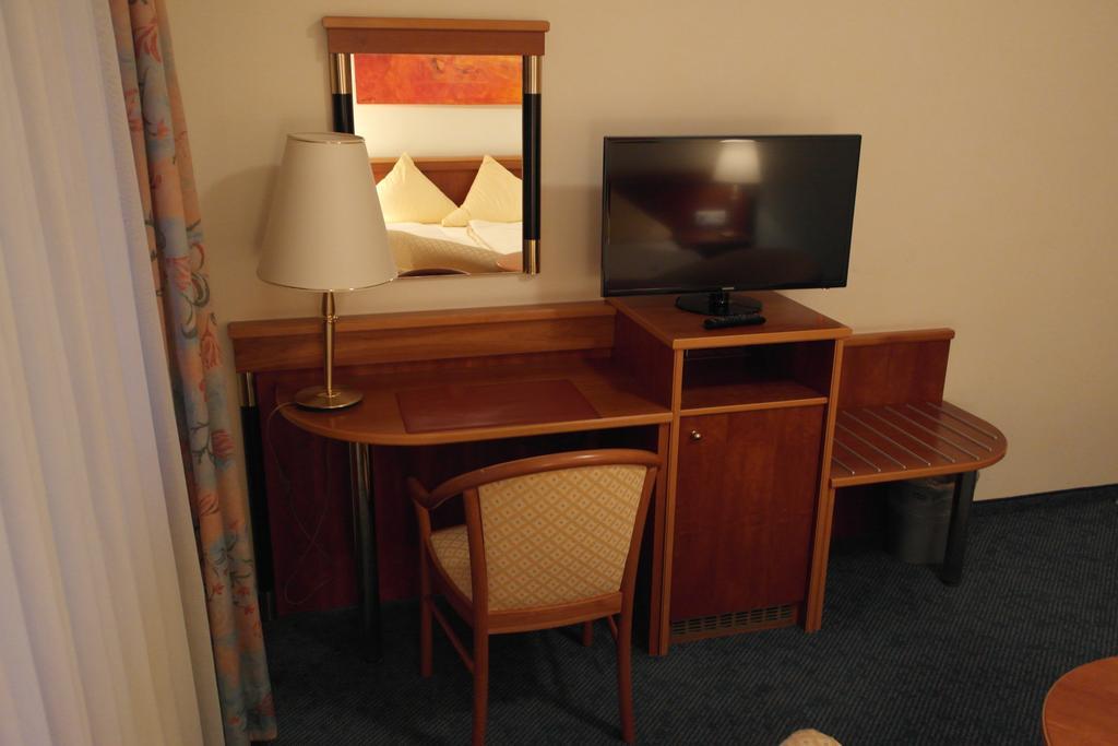 Hotel Jahnhaus Лангенфельд Номер фото